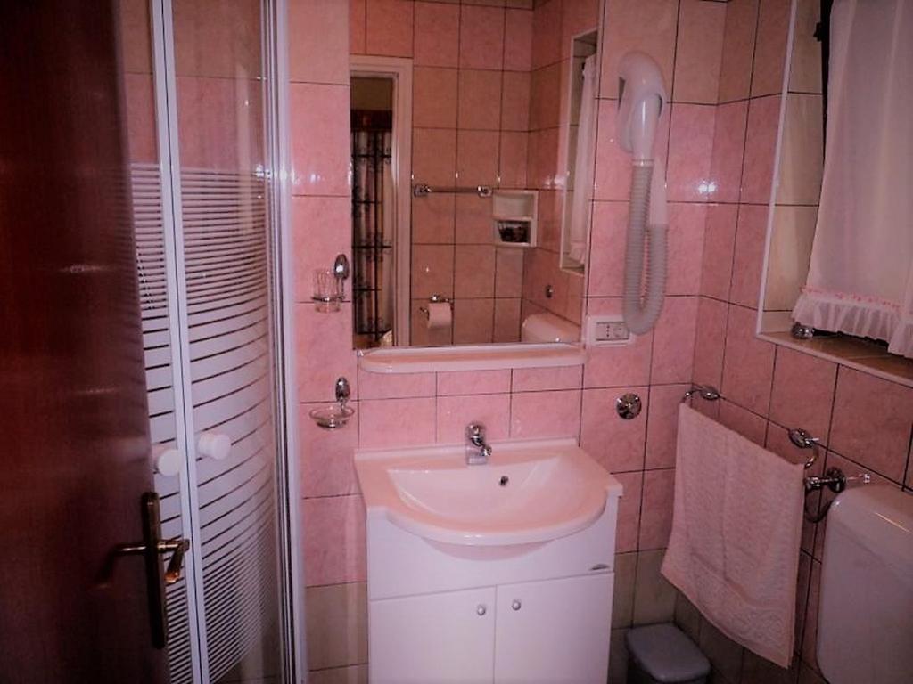 Apartments And Rooms With Parking Space Rabac, Labin - 12368 Exteriér fotografie