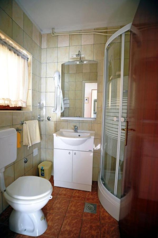 Apartments And Rooms With Parking Space Rabac, Labin - 12368 Exteriér fotografie
